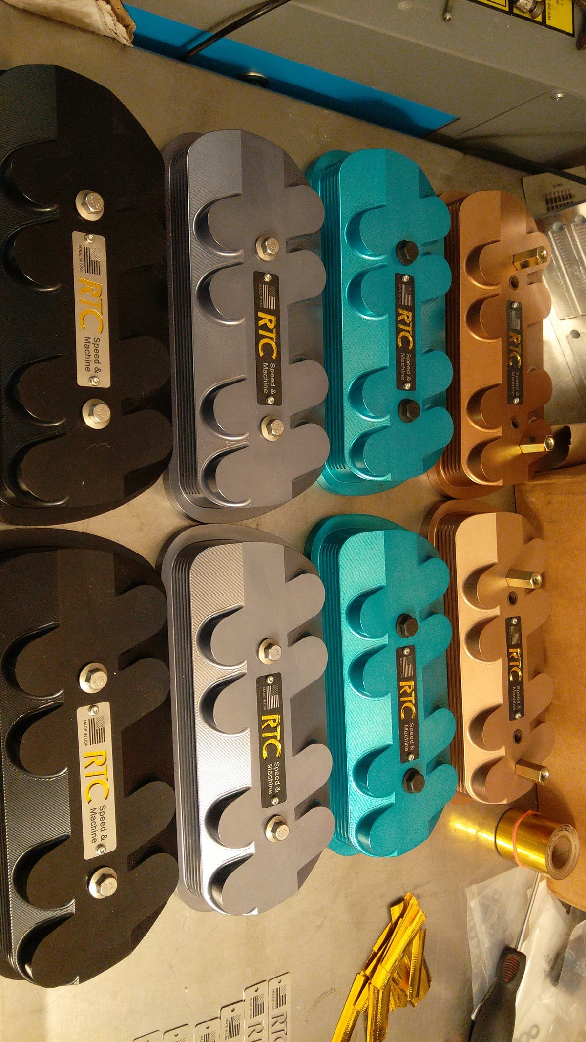 Smooth Face Rocker Pocket Valve Cover - Anodized